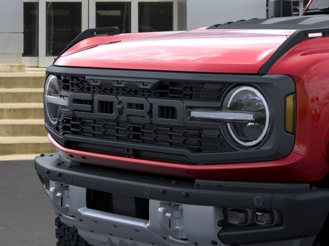 Ford Bronco Vehicle Full-screen Gallery Image 19