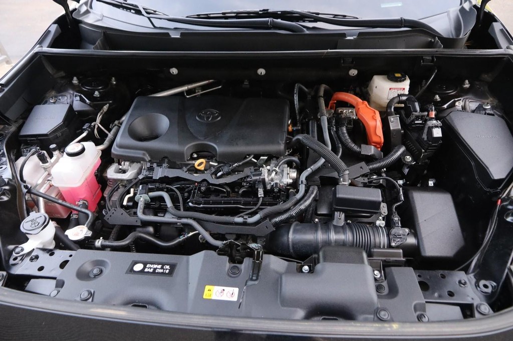 Toyota RAV4 Vehicle Full-screen Gallery Image 26