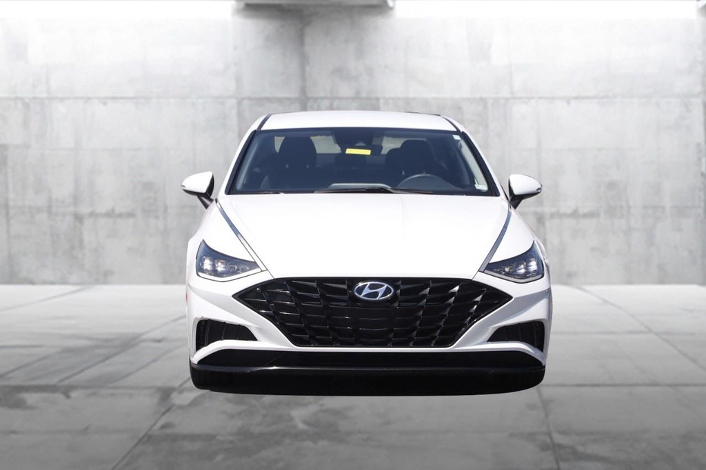 Hyundai Sonata Vehicle Image 04