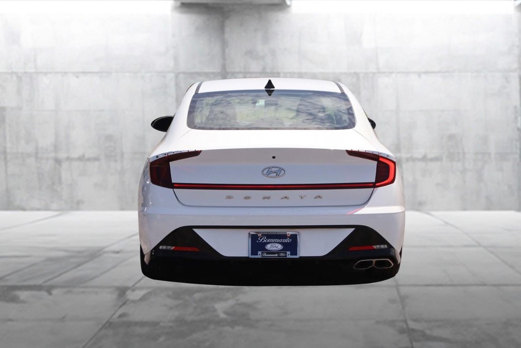 Hyundai Sonata Vehicle Image 06
