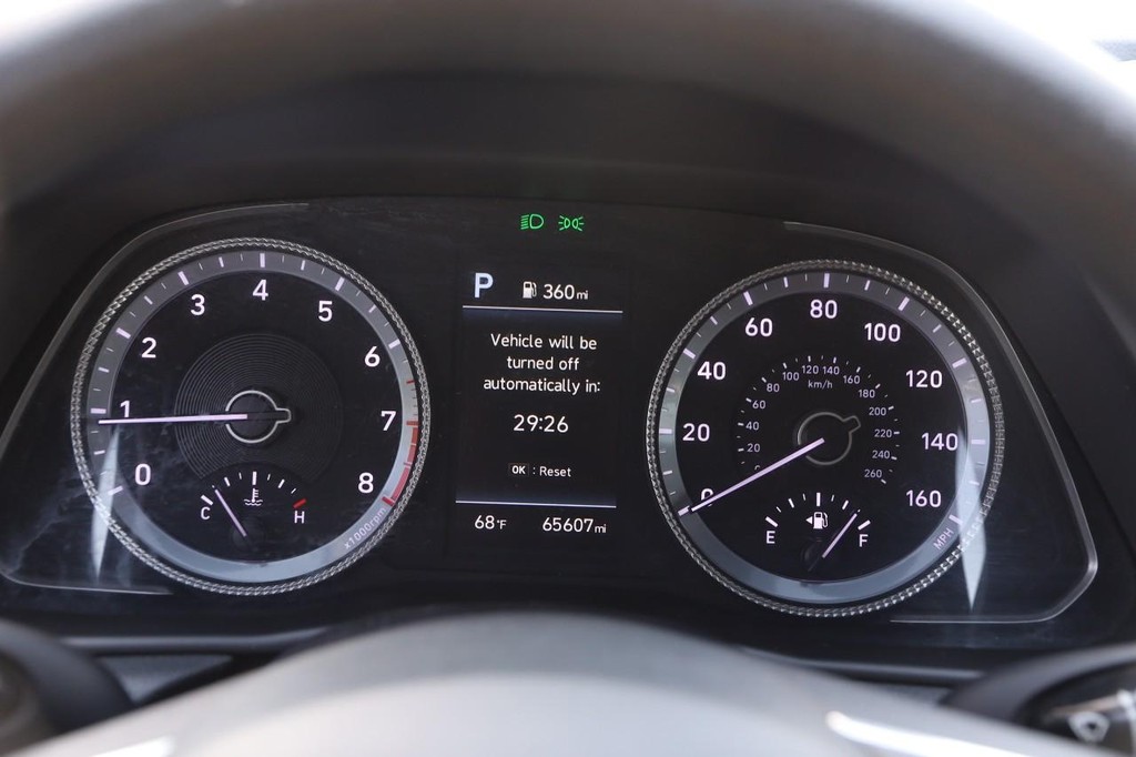 Hyundai Sonata Vehicle Image 13