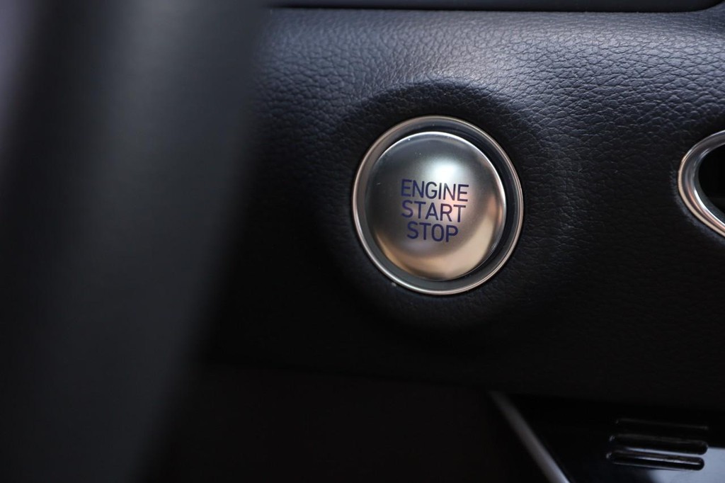 Hyundai Sonata Vehicle Image 14