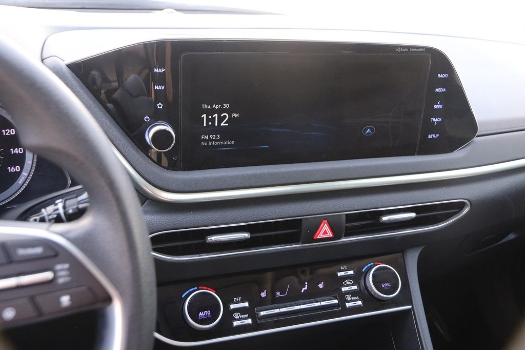 Hyundai Sonata Vehicle Image 15