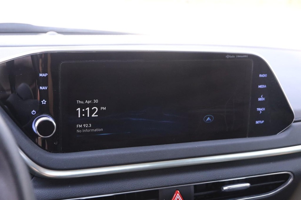 Hyundai Sonata Vehicle Image 16
