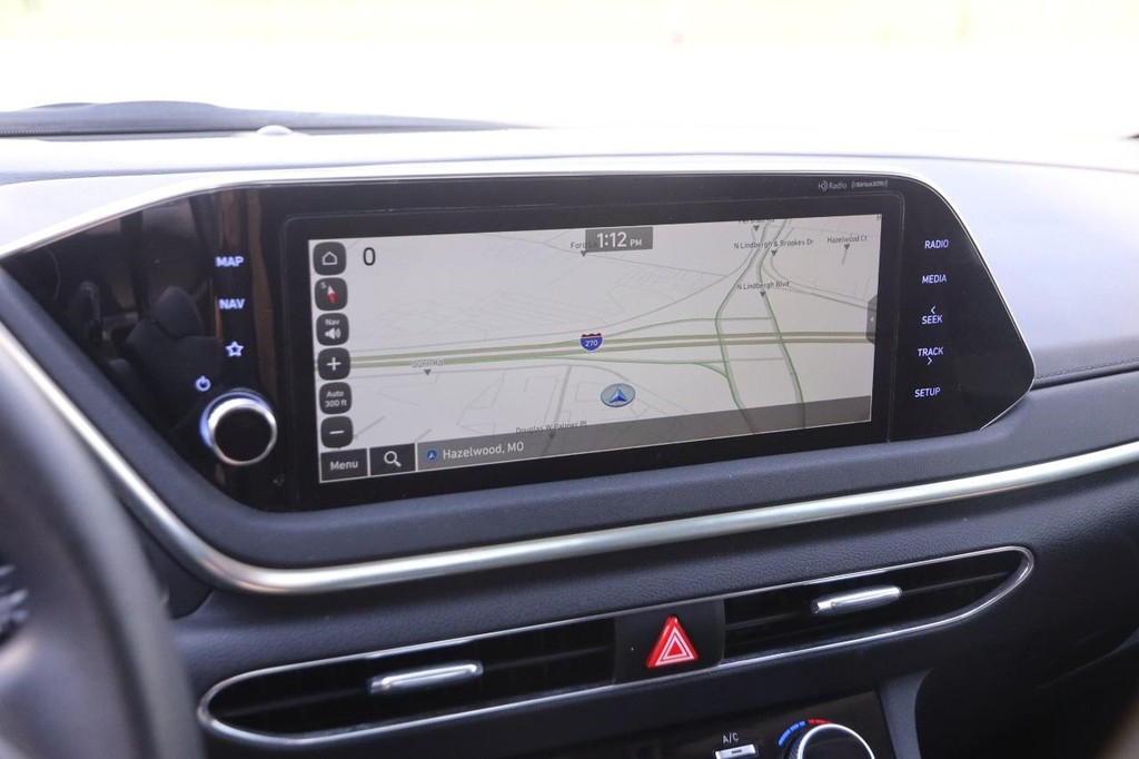 Hyundai Sonata Vehicle Image 17