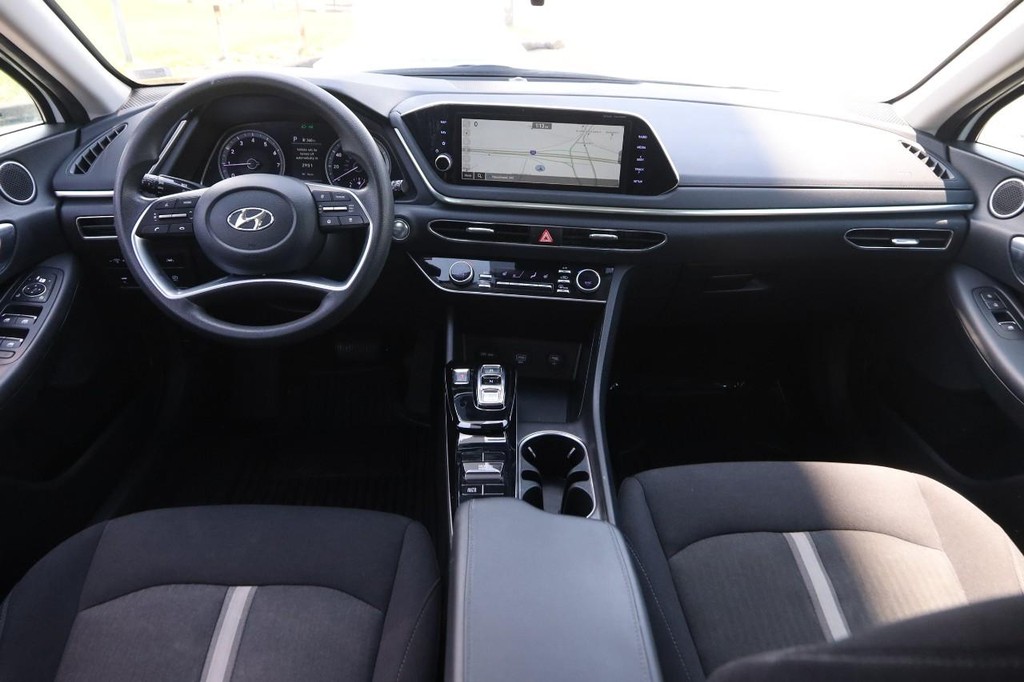 Hyundai Sonata Vehicle Image 22