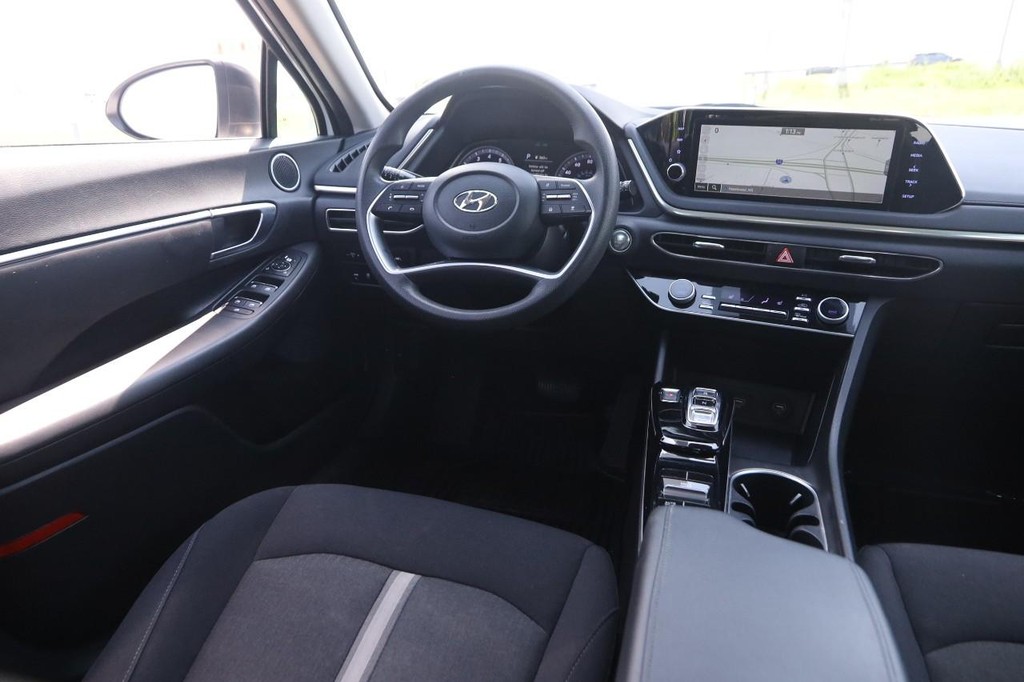 Hyundai Sonata Vehicle Image 23