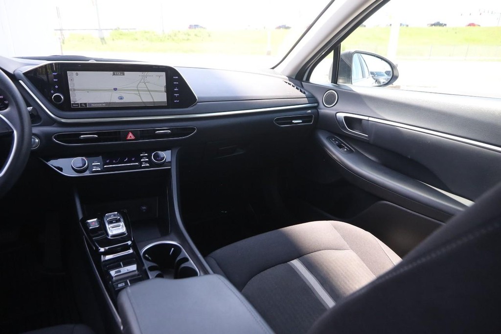 Hyundai Sonata Vehicle Image 26