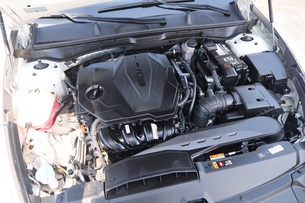 Hyundai Sonata Vehicle Image 28