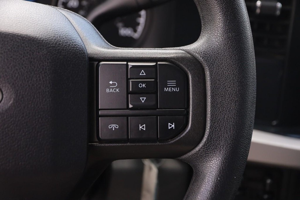 Ford Super Duty F-350 SRW Vehicle Image 12