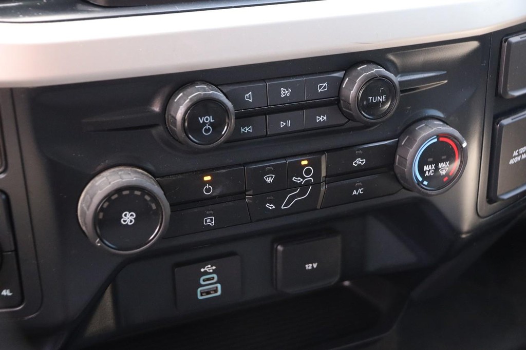 Ford Super Duty F-350 SRW Vehicle Image 17