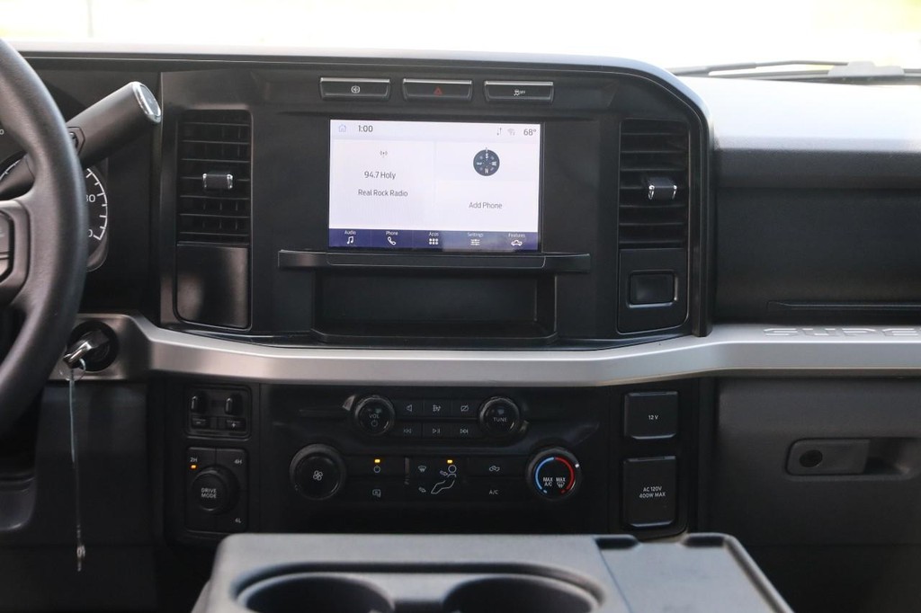 Ford Super Duty F-350 SRW Vehicle Image 22
