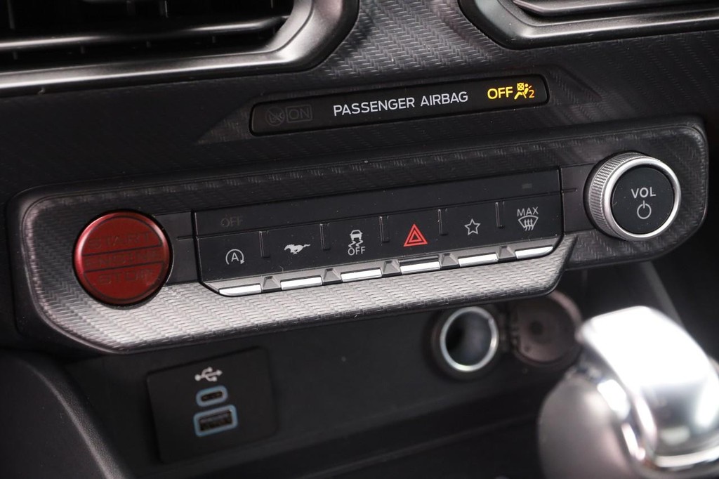Ford Mustang Vehicle Image 17
