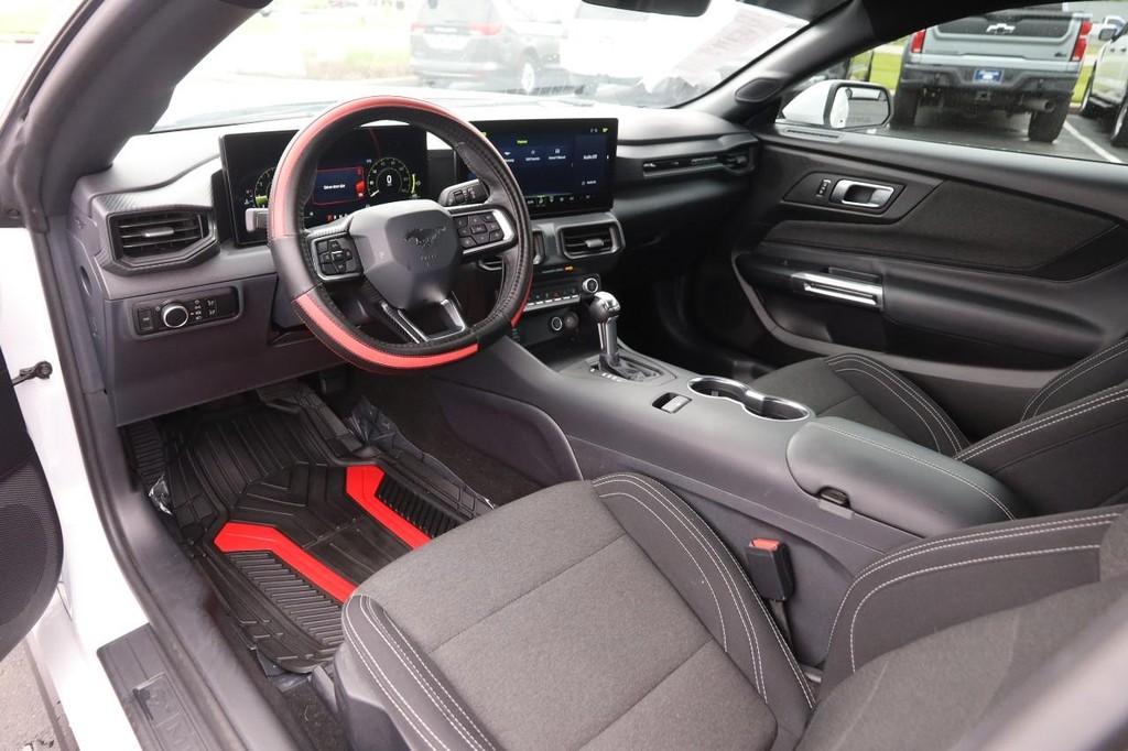 Ford Mustang Vehicle Image 19