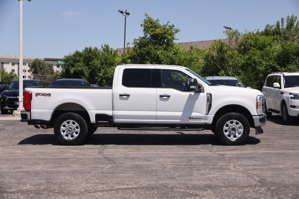 Ford Super Duty F-250 SRW Vehicle Image 05