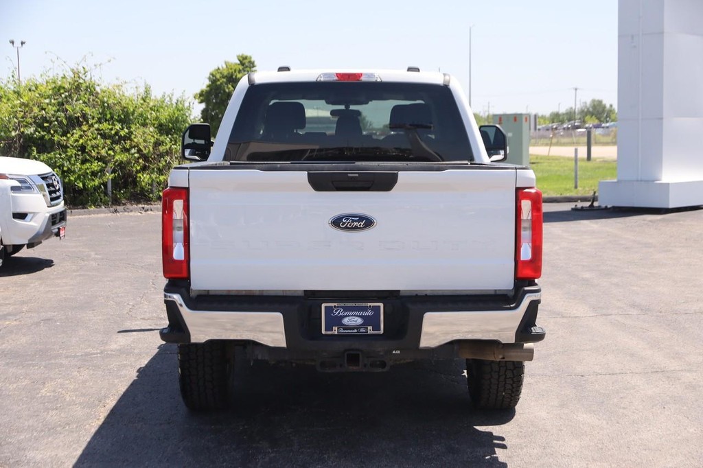 Ford Super Duty F-250 SRW Vehicle Image 06