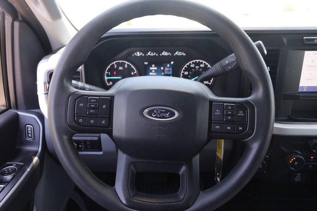 Ford Super Duty F-250 SRW Vehicle Image 10