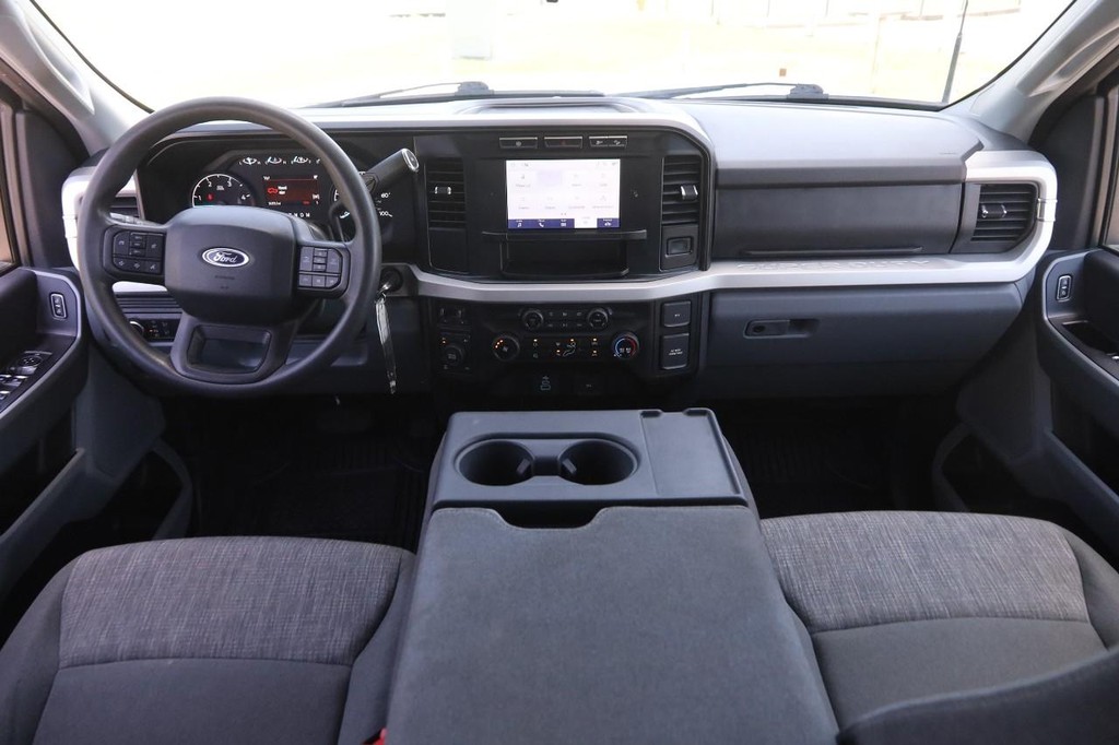 Ford Super Duty F-250 SRW Vehicle Image 19