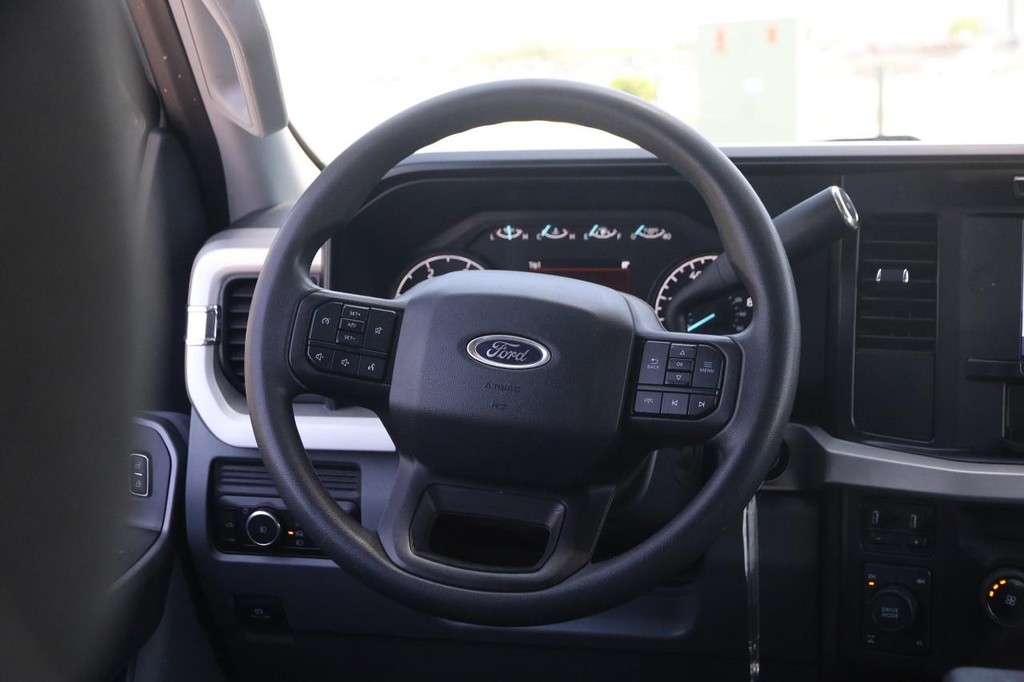 Ford Super Duty F-250 SRW Vehicle Image 21