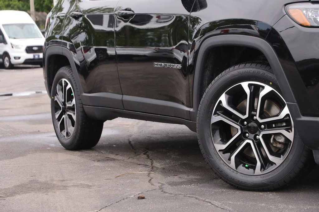 Jeep Compass Vehicle Image 03