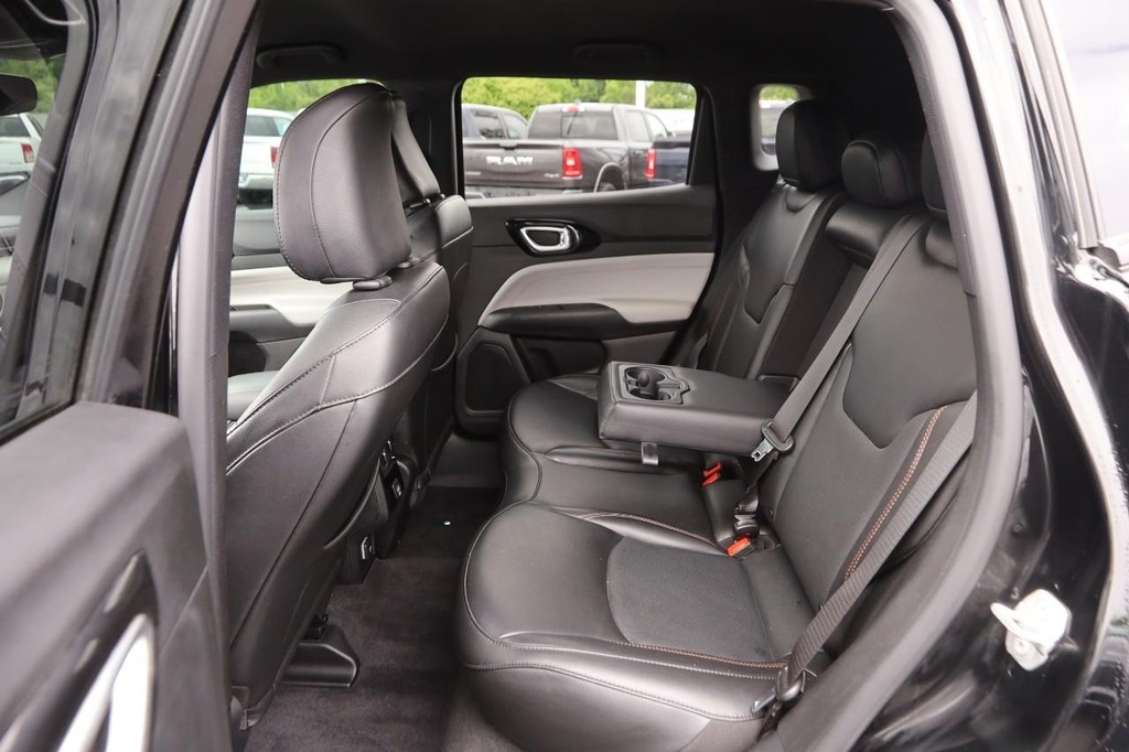 Jeep Compass Vehicle Image 09