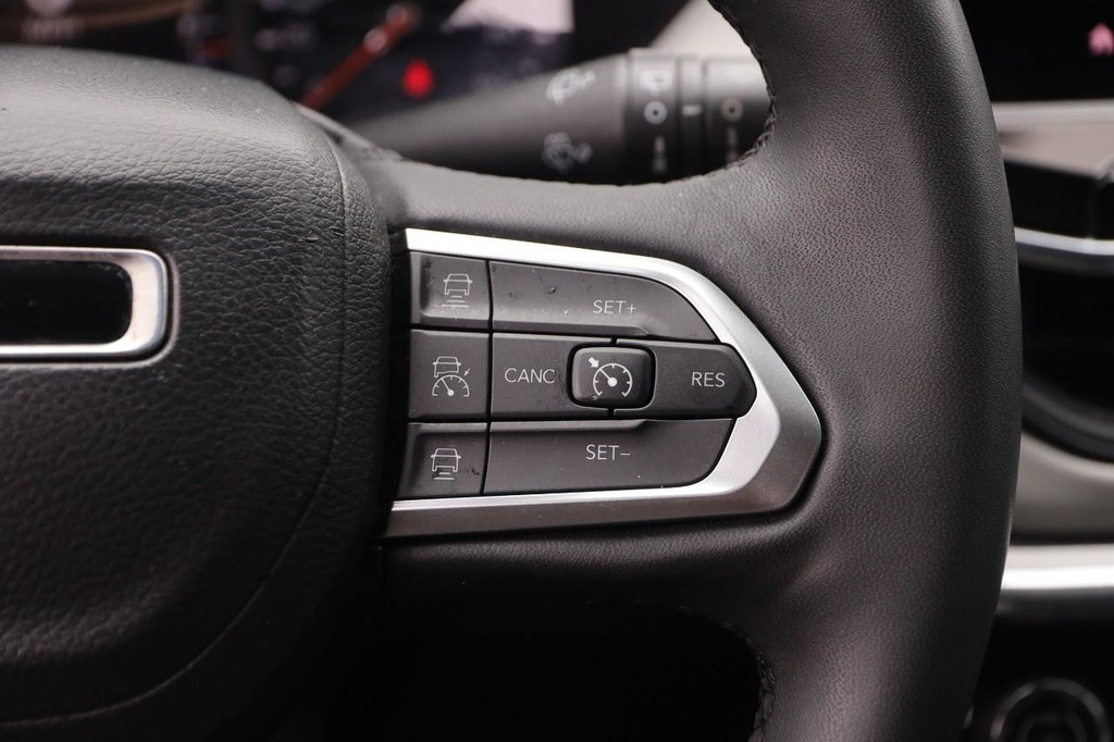 Jeep Compass Vehicle Image 12