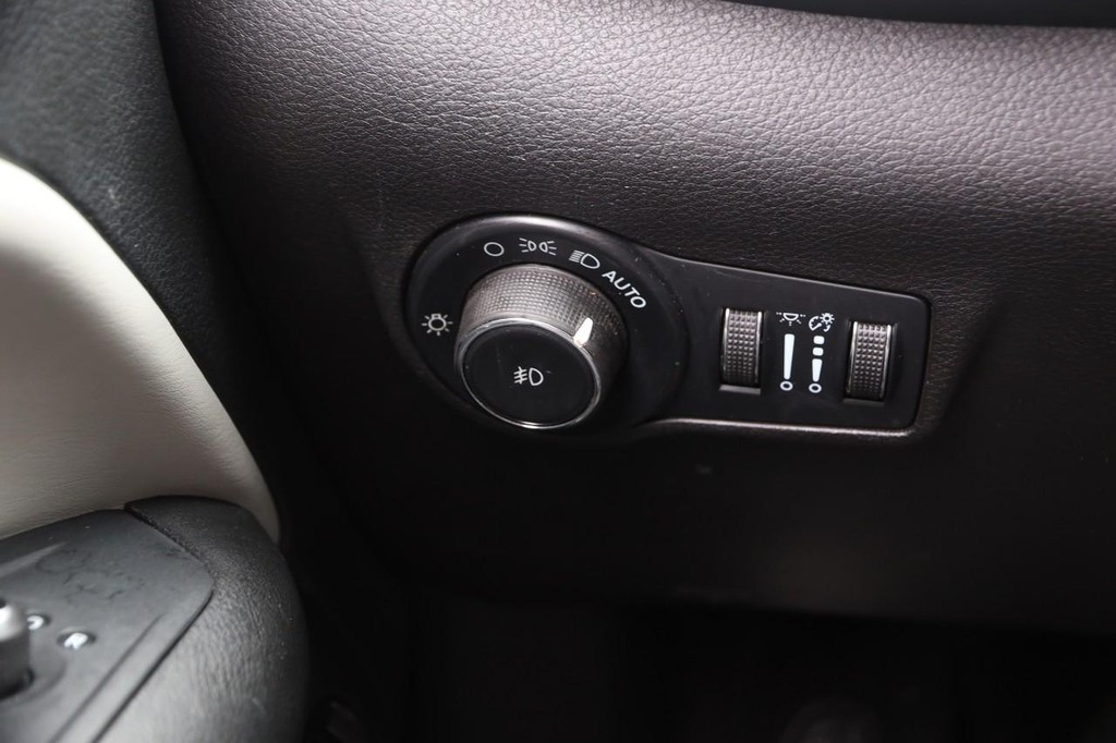 Jeep Compass Vehicle Image 19