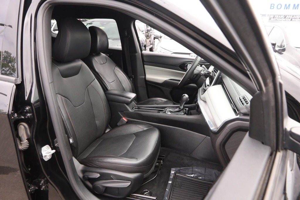 Jeep Compass Vehicle Image 25