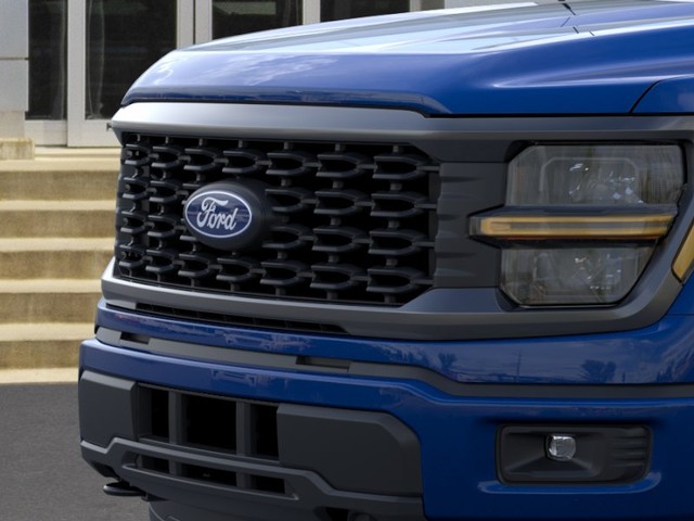 Ford F-150 Vehicle Full-screen Gallery Image 17