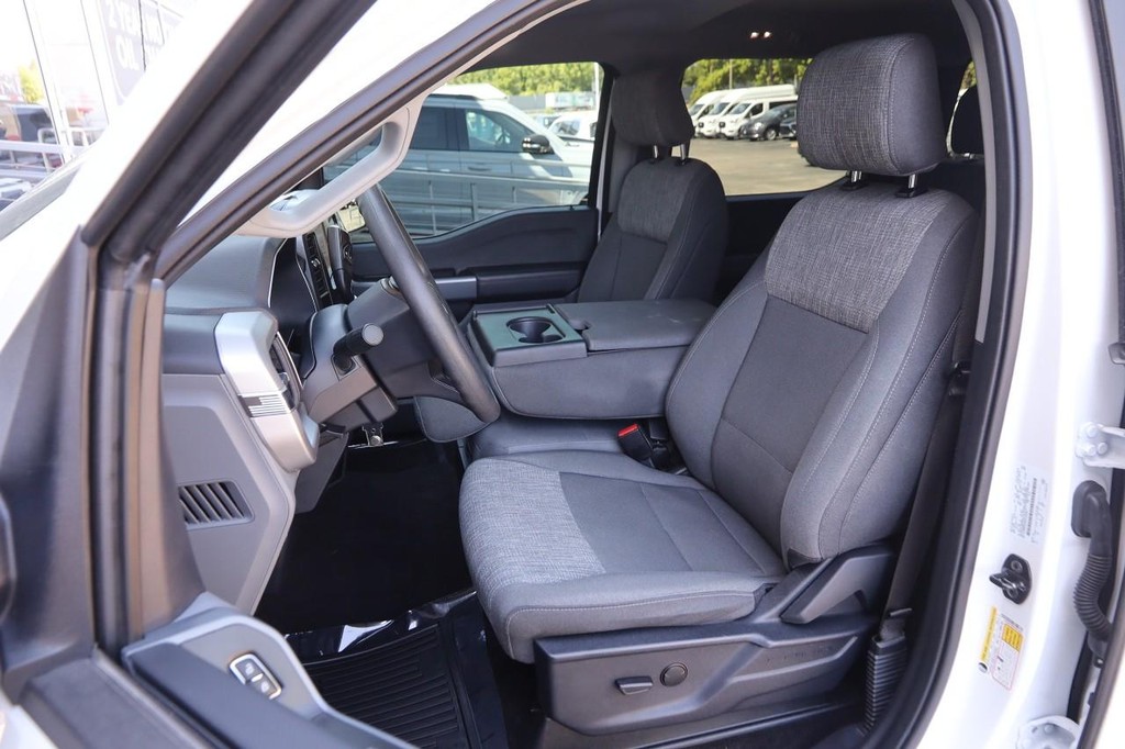 Ford F-150 Vehicle Full-screen Gallery Image 8