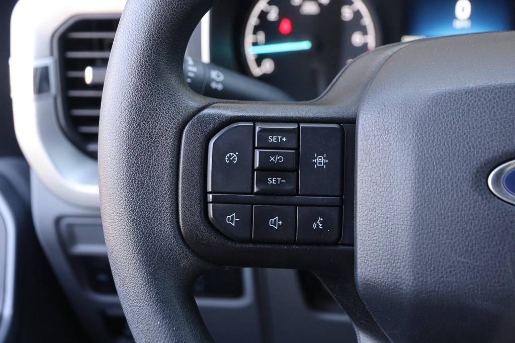Ford F-150 Vehicle Full-screen Gallery Image 11