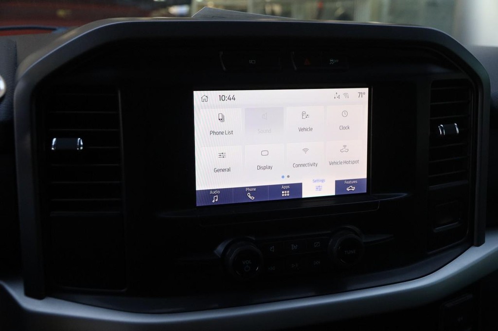 Ford F-150 Vehicle Full-screen Gallery Image 14