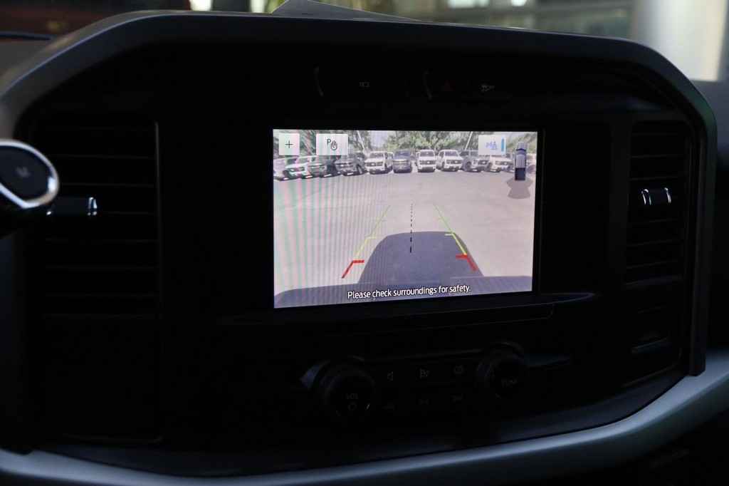 Ford F-150 Vehicle Full-screen Gallery Image 15