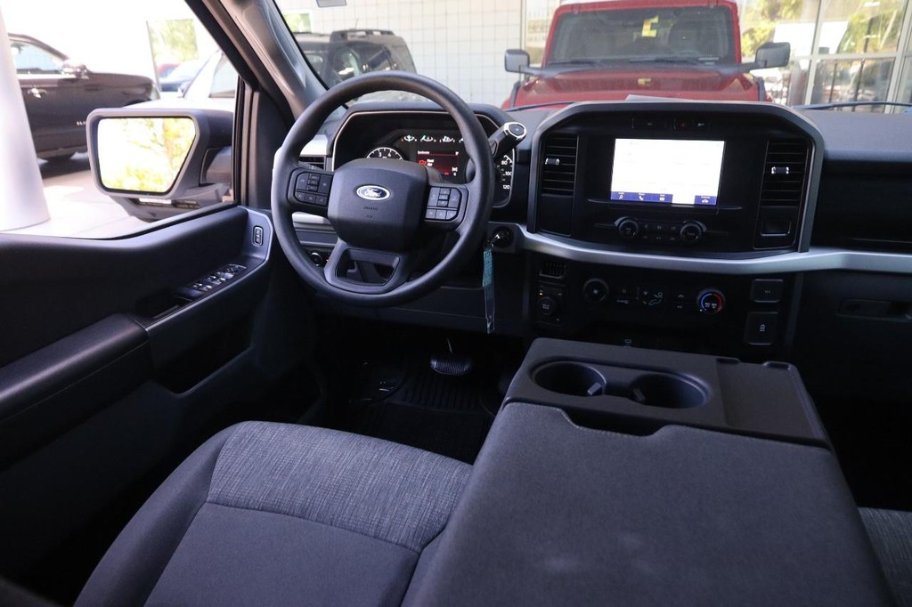 Ford F-150 Vehicle Full-screen Gallery Image 19