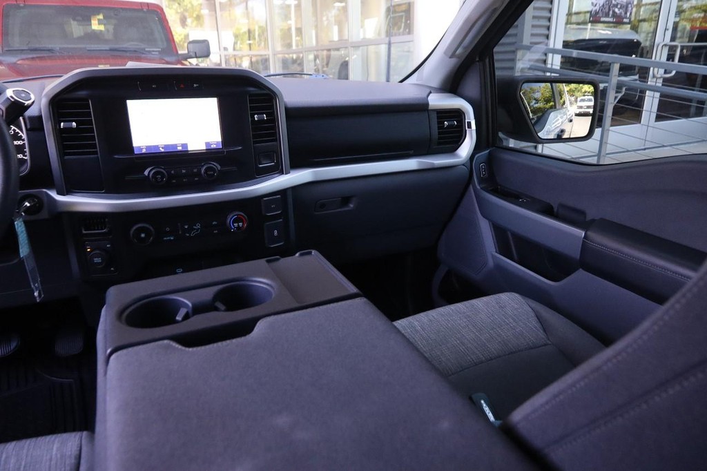 Ford F-150 Vehicle Full-screen Gallery Image 22