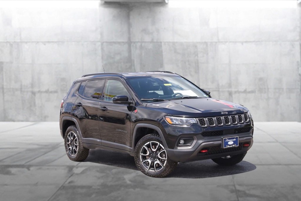 Jeep Compass Vehicle Full-screen Gallery Image 2