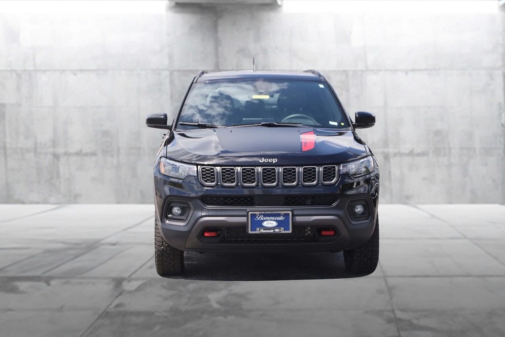 Jeep Compass Vehicle Full-screen Gallery Image 4