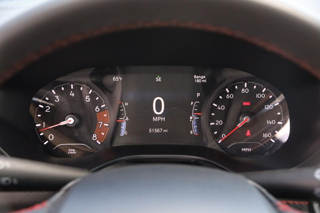 Jeep Compass Vehicle Full-screen Gallery Image 13