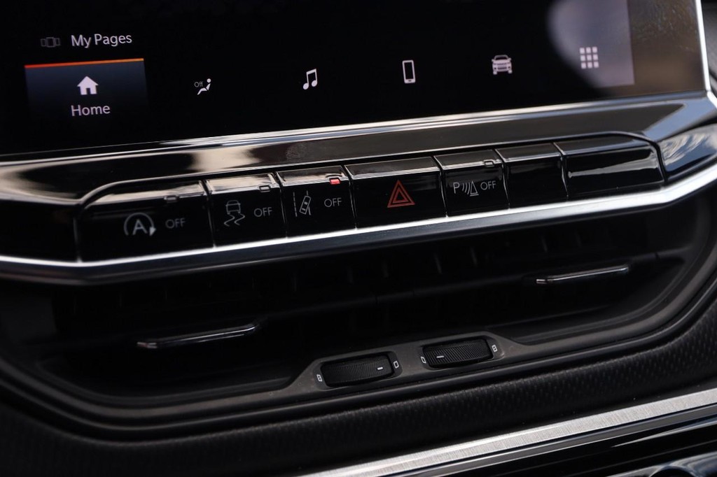 Jeep Compass Vehicle Full-screen Gallery Image 17