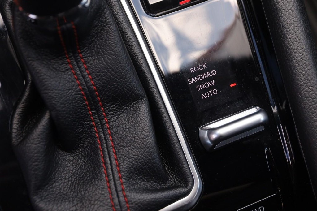 Jeep Compass Vehicle Full-screen Gallery Image 19