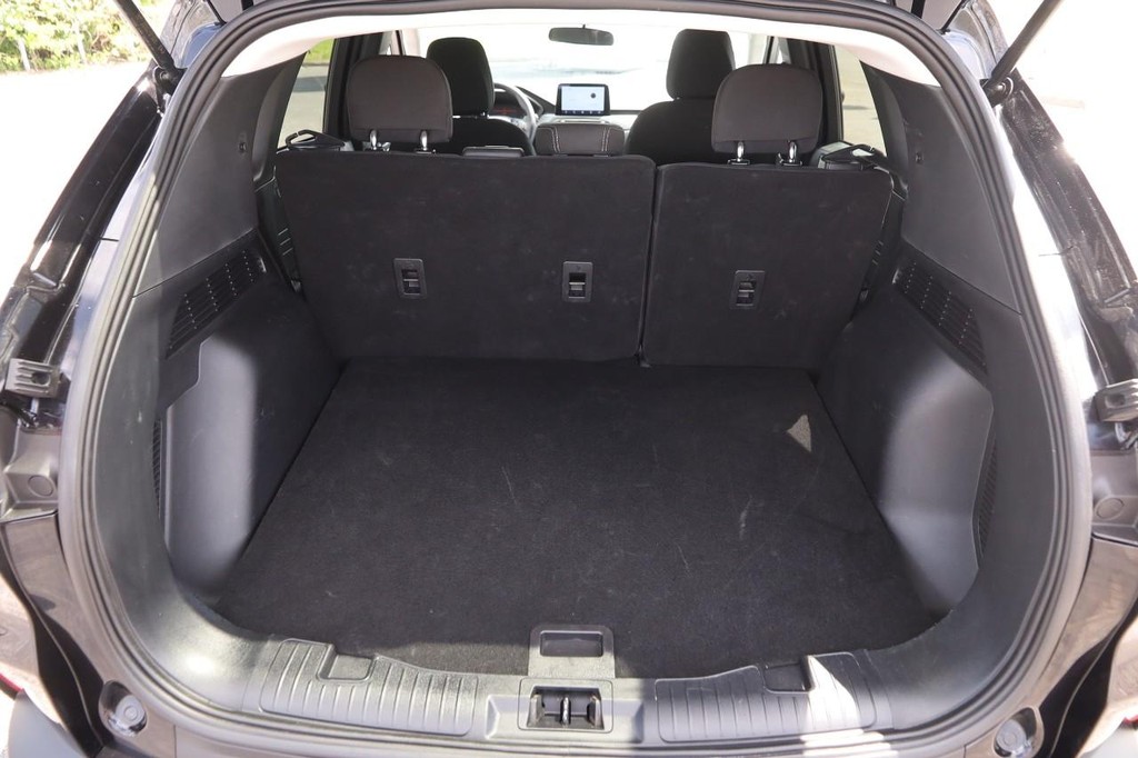 Ford Escape Vehicle Full-screen Gallery Image 7