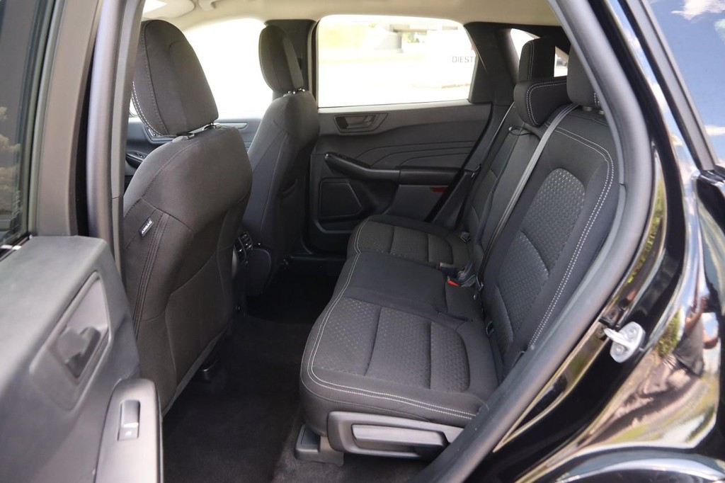 Ford Escape Vehicle Full-screen Gallery Image 9