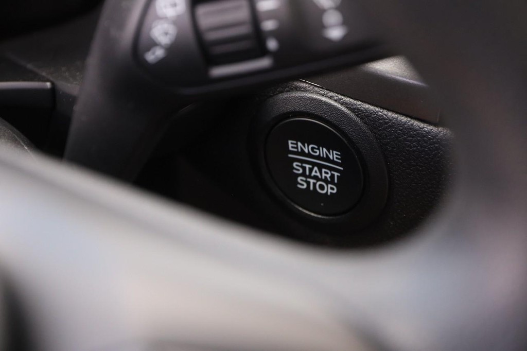 Ford Escape Vehicle Full-screen Gallery Image 14