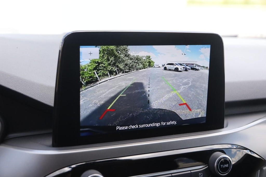 Ford Escape Vehicle Full-screen Gallery Image 16