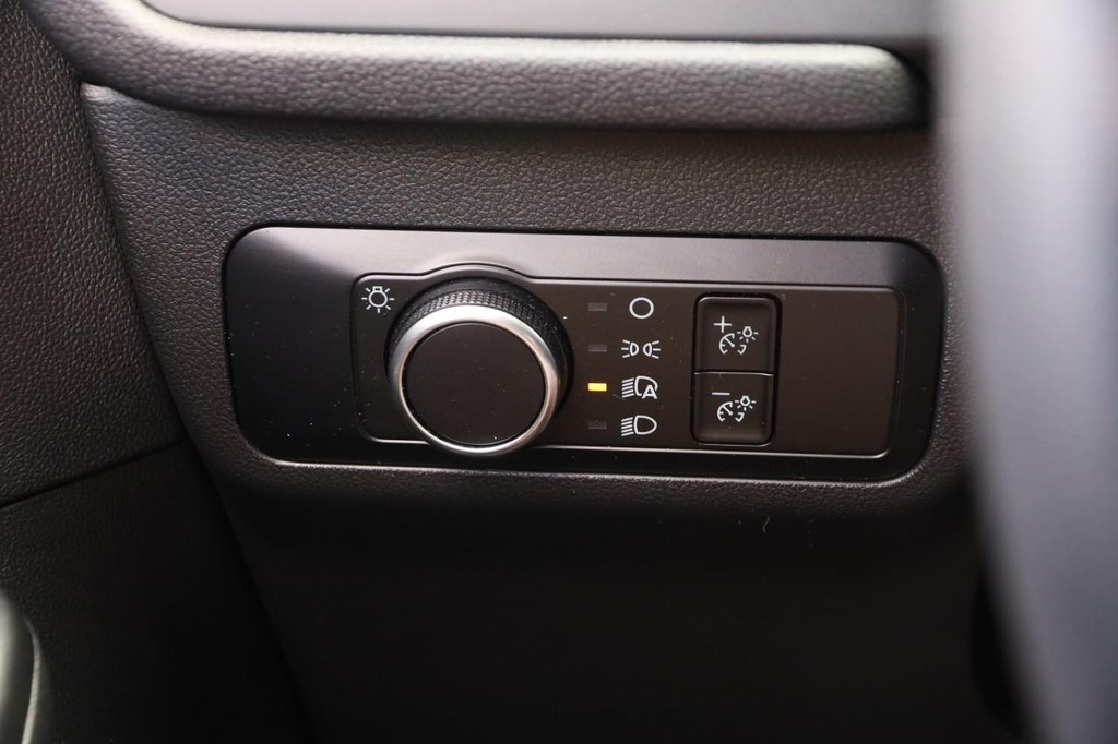 Ford Escape Vehicle Full-screen Gallery Image 19