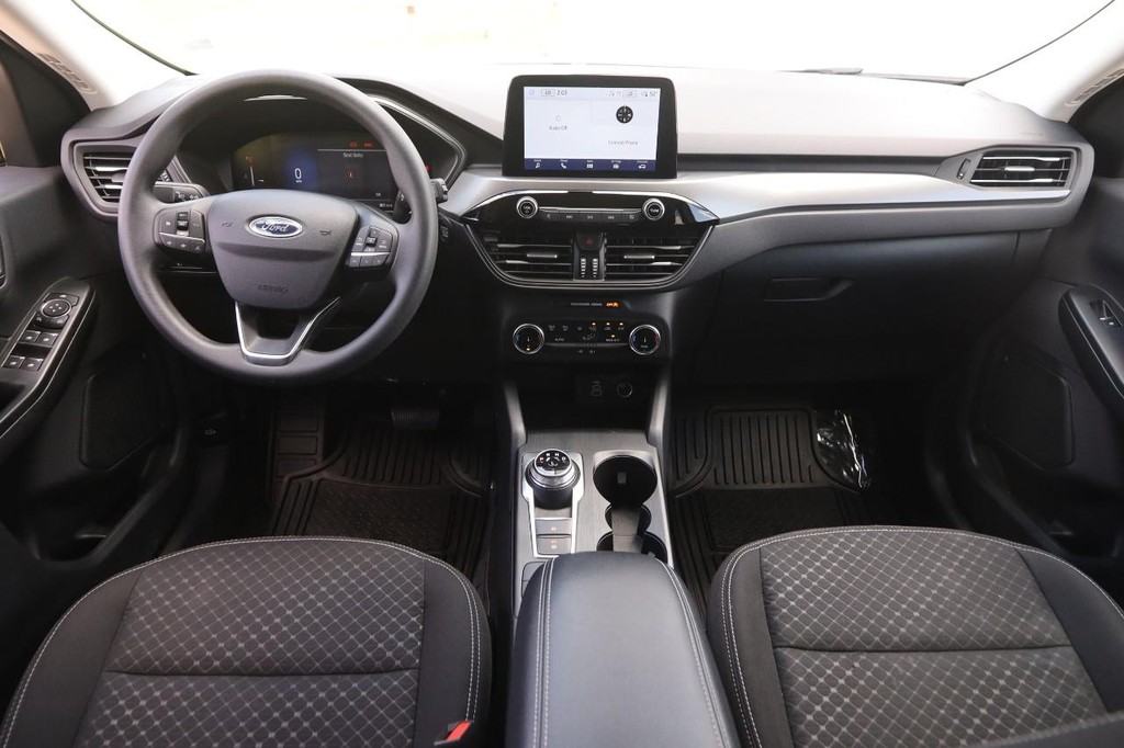 Ford Escape Vehicle Full-screen Gallery Image 20