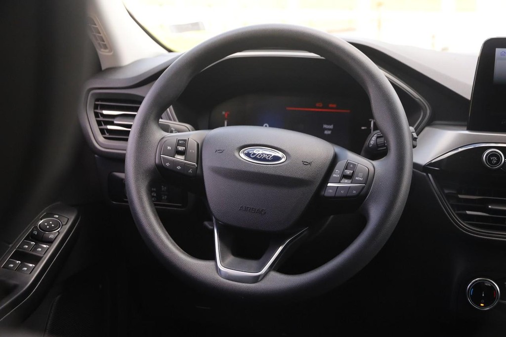 Ford Escape Vehicle Full-screen Gallery Image 22