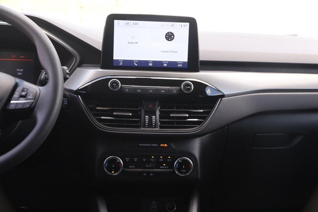 Ford Escape Vehicle Full-screen Gallery Image 23