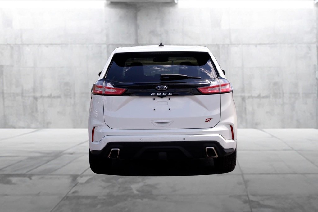 Ford Edge Vehicle Full-screen Gallery Image 6