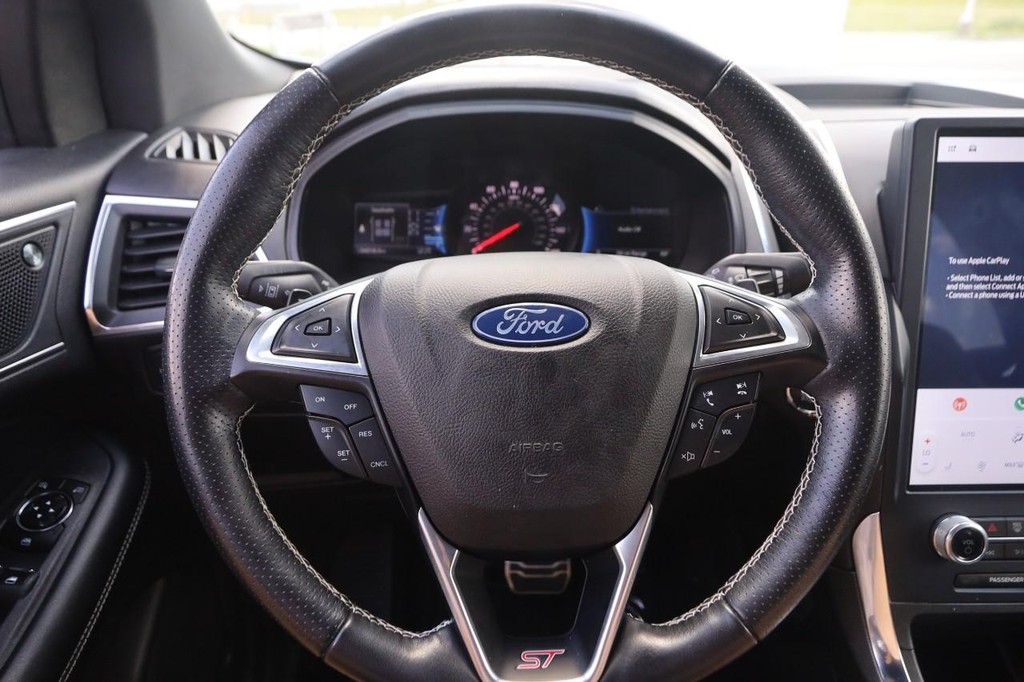 Ford Edge Vehicle Full-screen Gallery Image 11